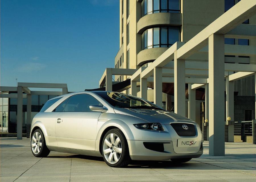  Toyota NCSV Concept 2000 года  (фото 2 из 6)